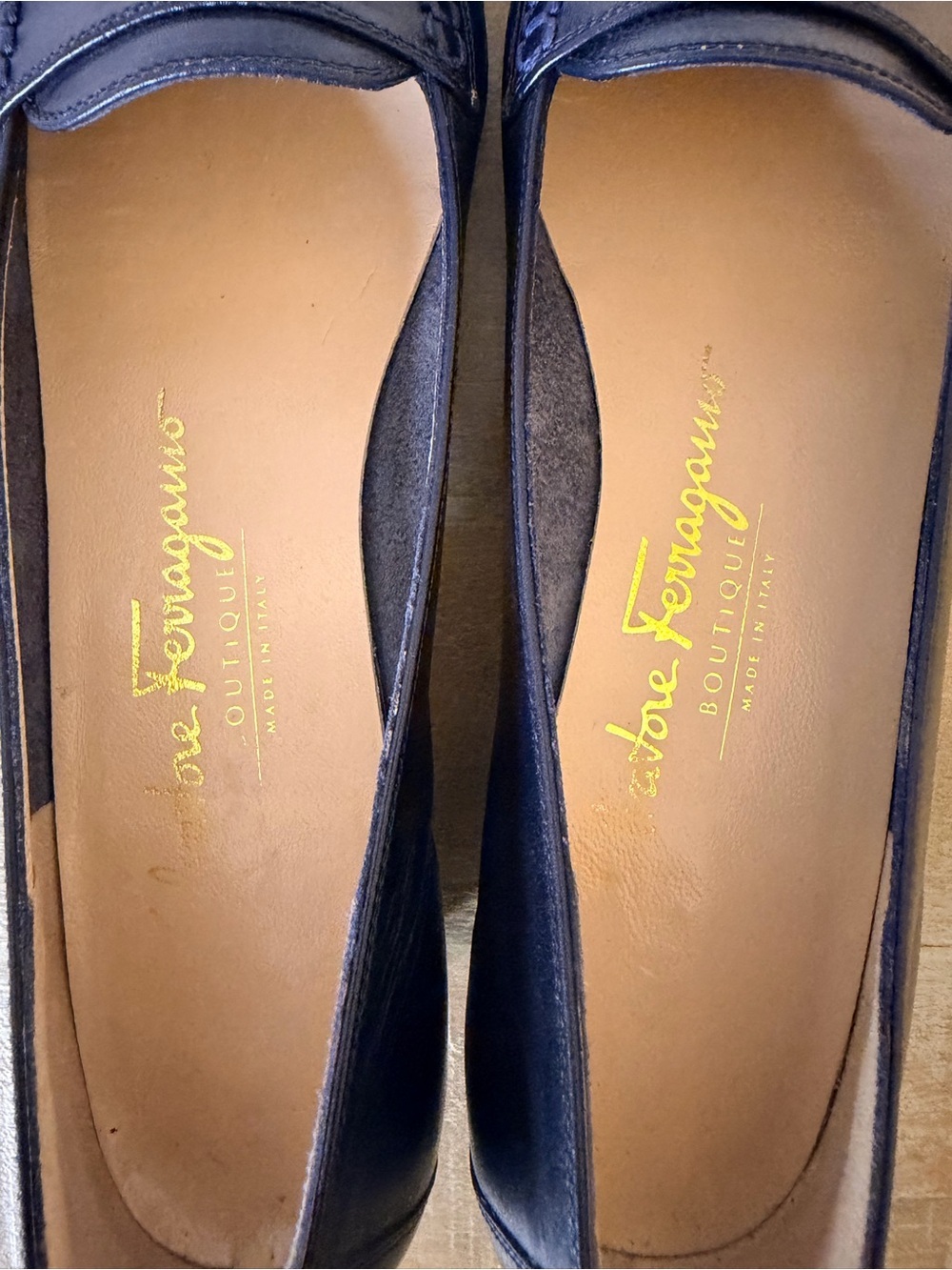 Salvatore Ferragamo Women’s Vintage Navy Blue Leather Tassle Loafers, Size 6.5 - Picture 6 of 8